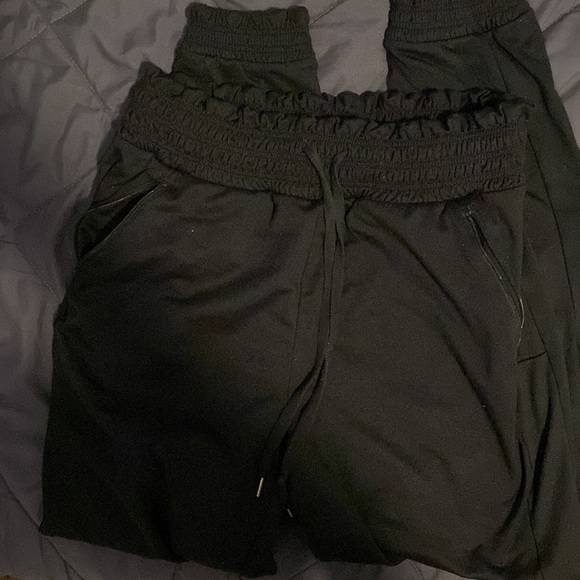 American eagle joggers two pairs - Picture 2 of 2